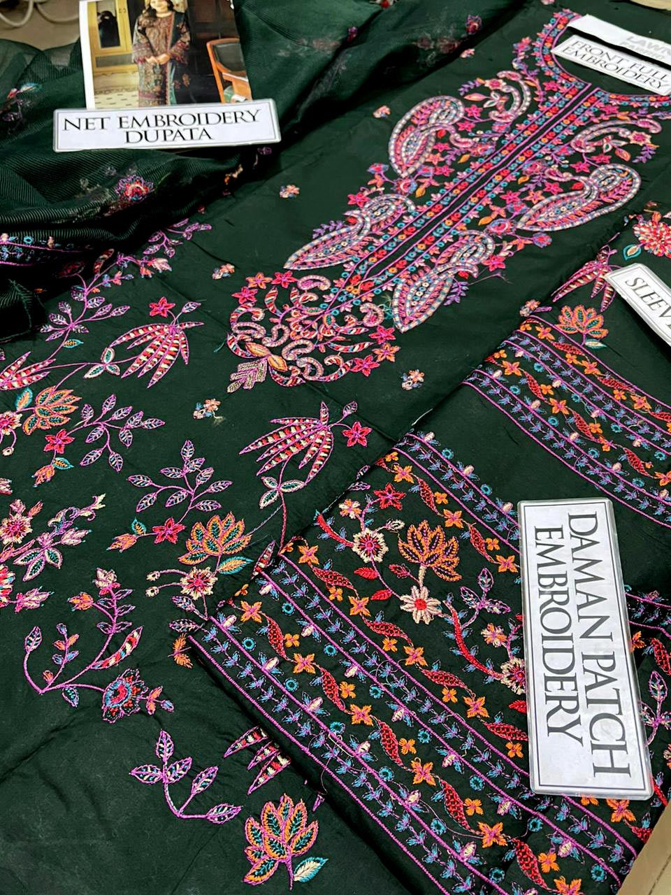 DFW-1352 Asim Jofa Embroidery 3PC Lawn Suit