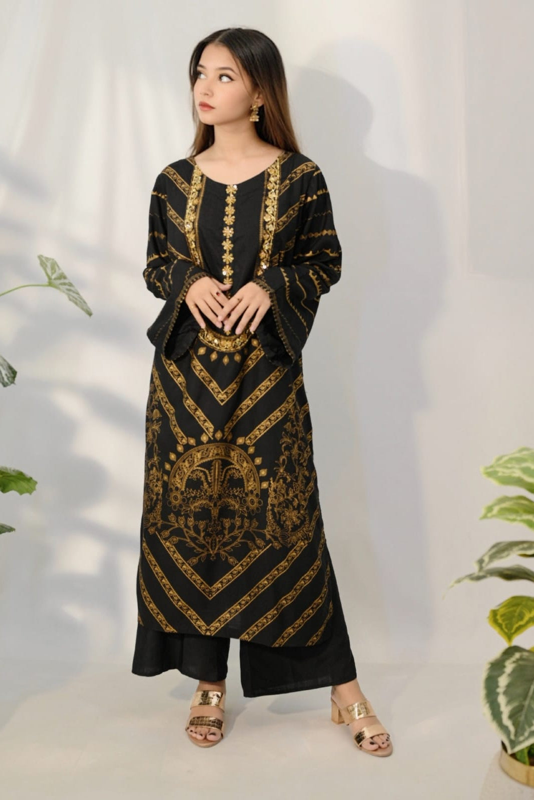 DFW-1346 Laam Embroidery 2PC Lawn Suit