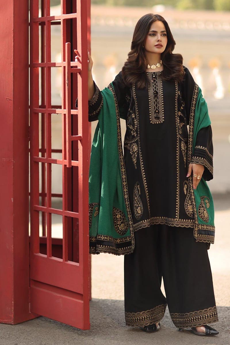NFS-429 | Charizma Heavy Embroidered Dhanak 3 Piece Dress